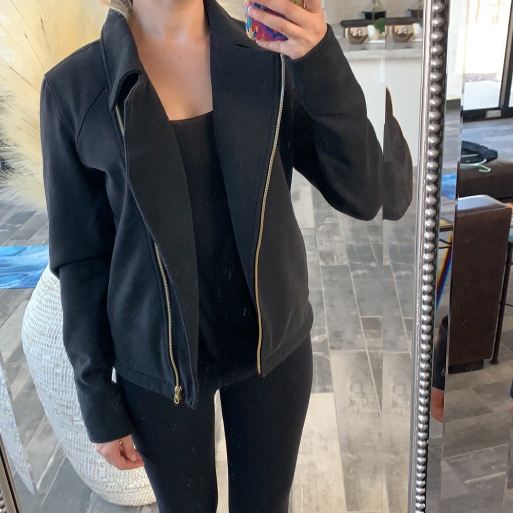 Black jacket - Picture 3 of 3